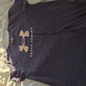 Under Armour tshirt